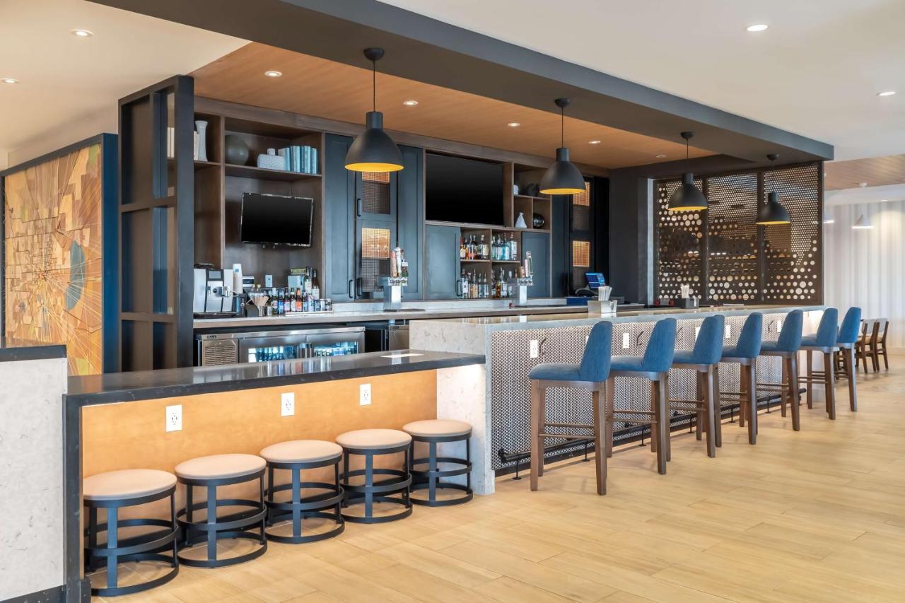 Hyatt Place Gainesville Downtown Bagian luar foto