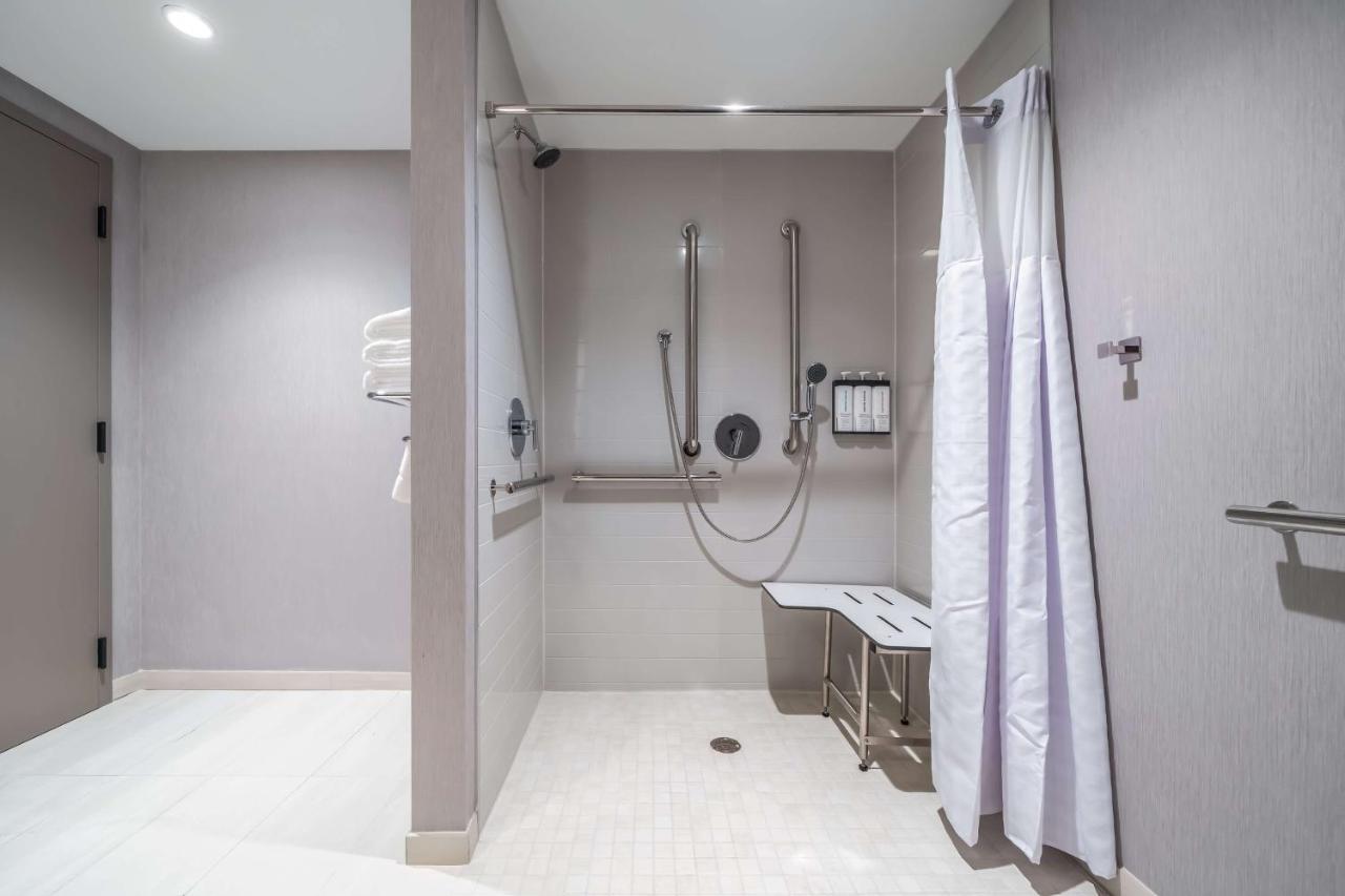 Hyatt Place Gainesville Downtown Bagian luar foto