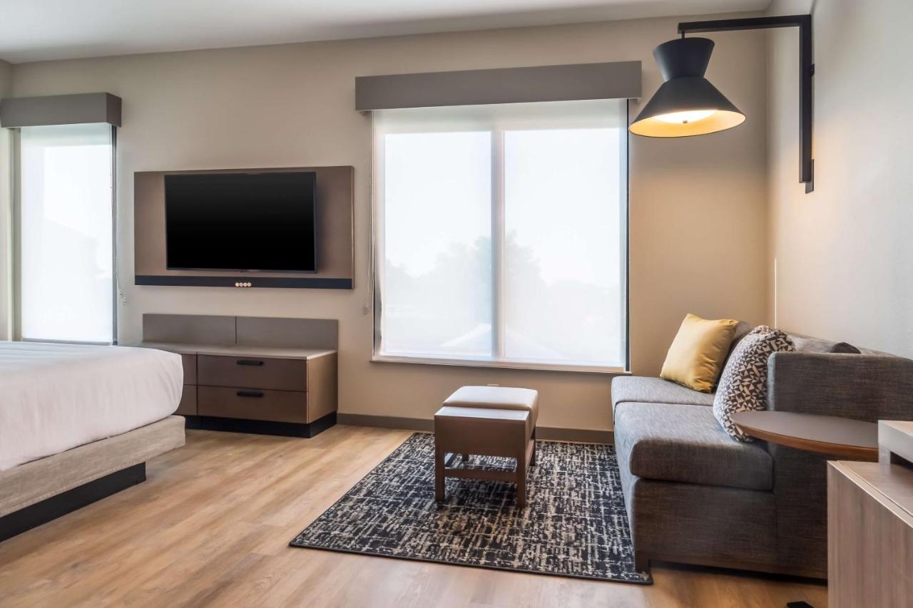 Hyatt Place Gainesville Downtown Bagian luar foto
