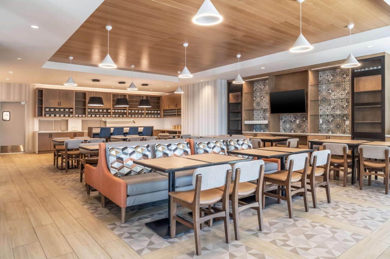 Hyatt Place Gainesville Downtown Bagian luar foto
