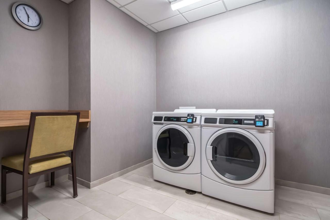 Hyatt Place Gainesville Downtown Bagian luar foto