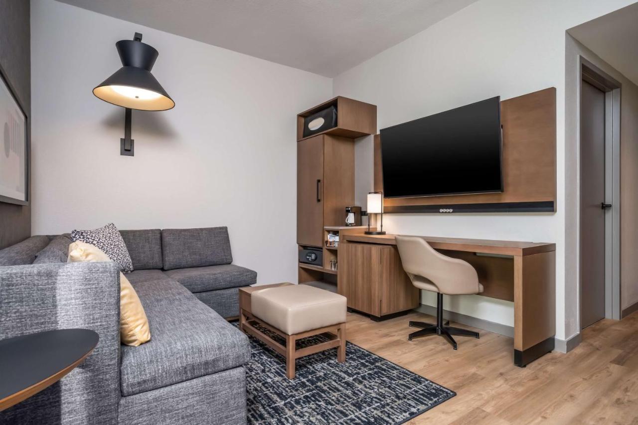 Hyatt Place Gainesville Downtown Bagian luar foto
